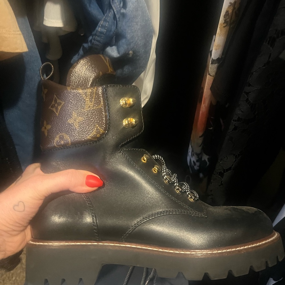 Almost new Louis Vuitton combat boots